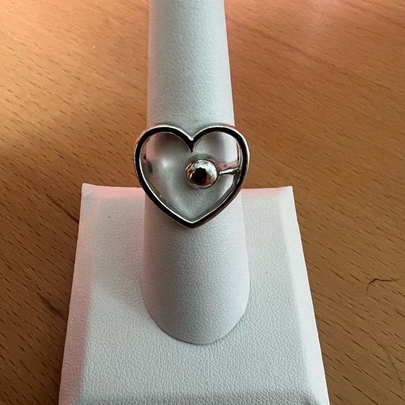 Jewelry - Brand New Silver Heart Ring